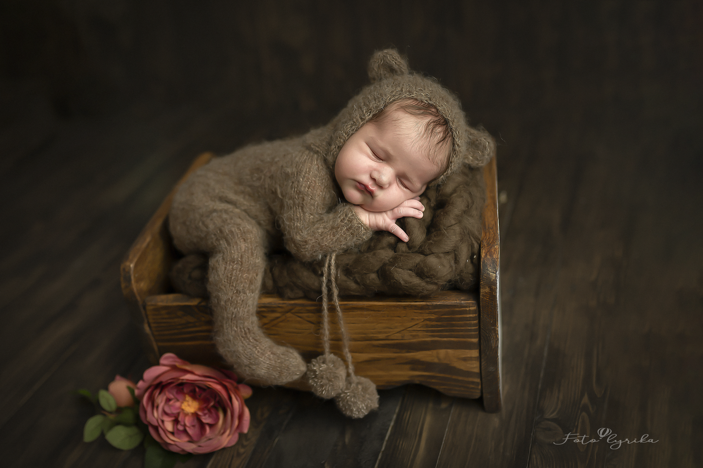 Newborn size, knitted bear outfit, neutral, girl, boy, Ready to send