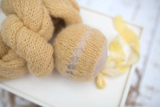 Newborn knitted wrap, yellow, vanilla, bonnet, velvet ties, Ready to send