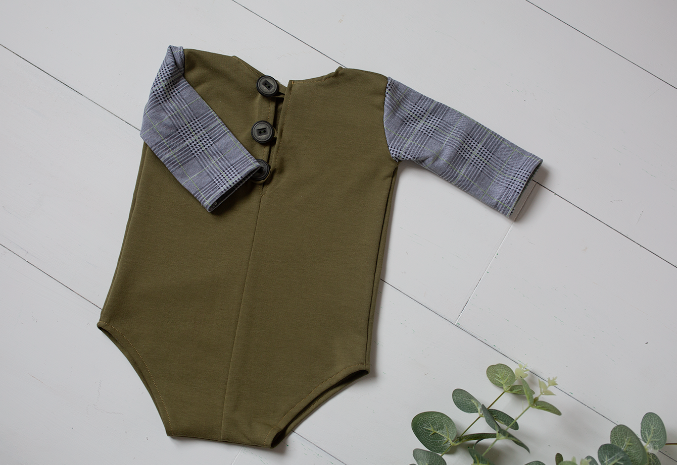 Sitter size boy romper, ready to send - Busy mummy prop shop